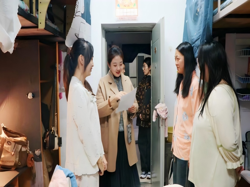 深入寝室，暖冬同行——延边大学农学院开展寝室走访活动