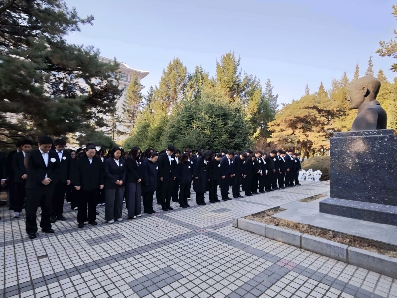延边大学农学院举行“清明追思 薪火相传”清明祭扫活动