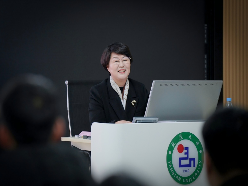 延边大学副校长朱卫红到农学院讲授思政课